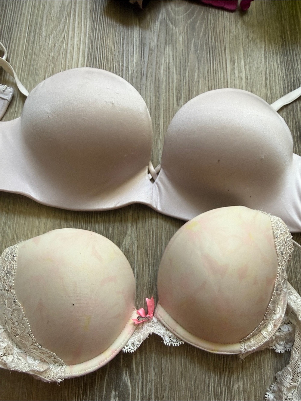 Victoria's Secret Light Pink Padded Strapless and Lace Push-Up Bra Set